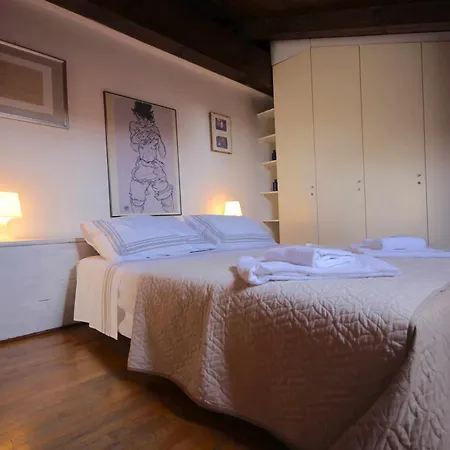 Vr Holiday Scale Qb Apartment Verona