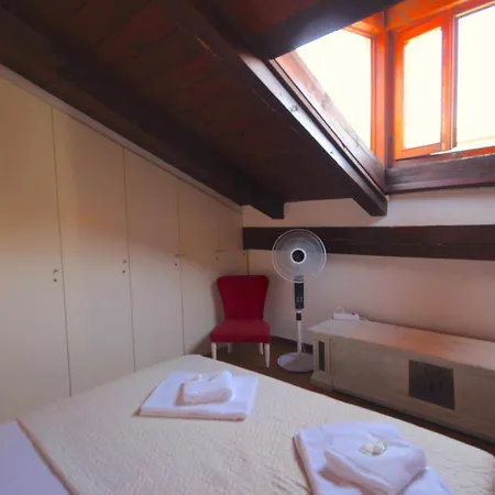 Vr Holiday Scale Qb Apartment Verona