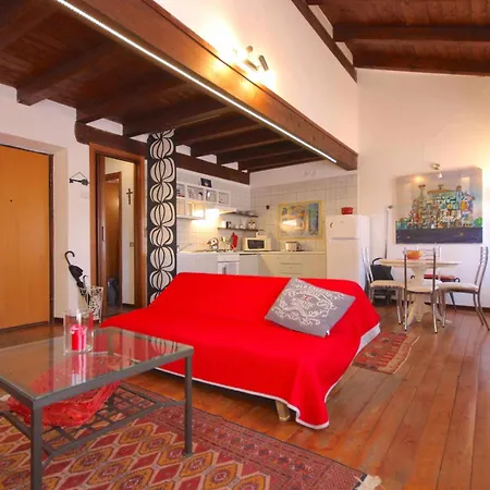 Vr Holiday Scale Qb Apartment Verona