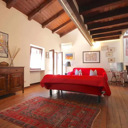Vr Holiday Scale Qb Apartment Verona